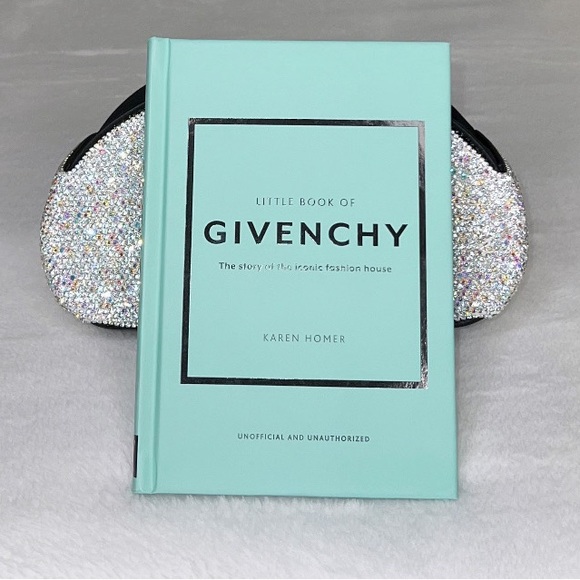 🩵Little Book Of Givenchy - Picture 5 of 8